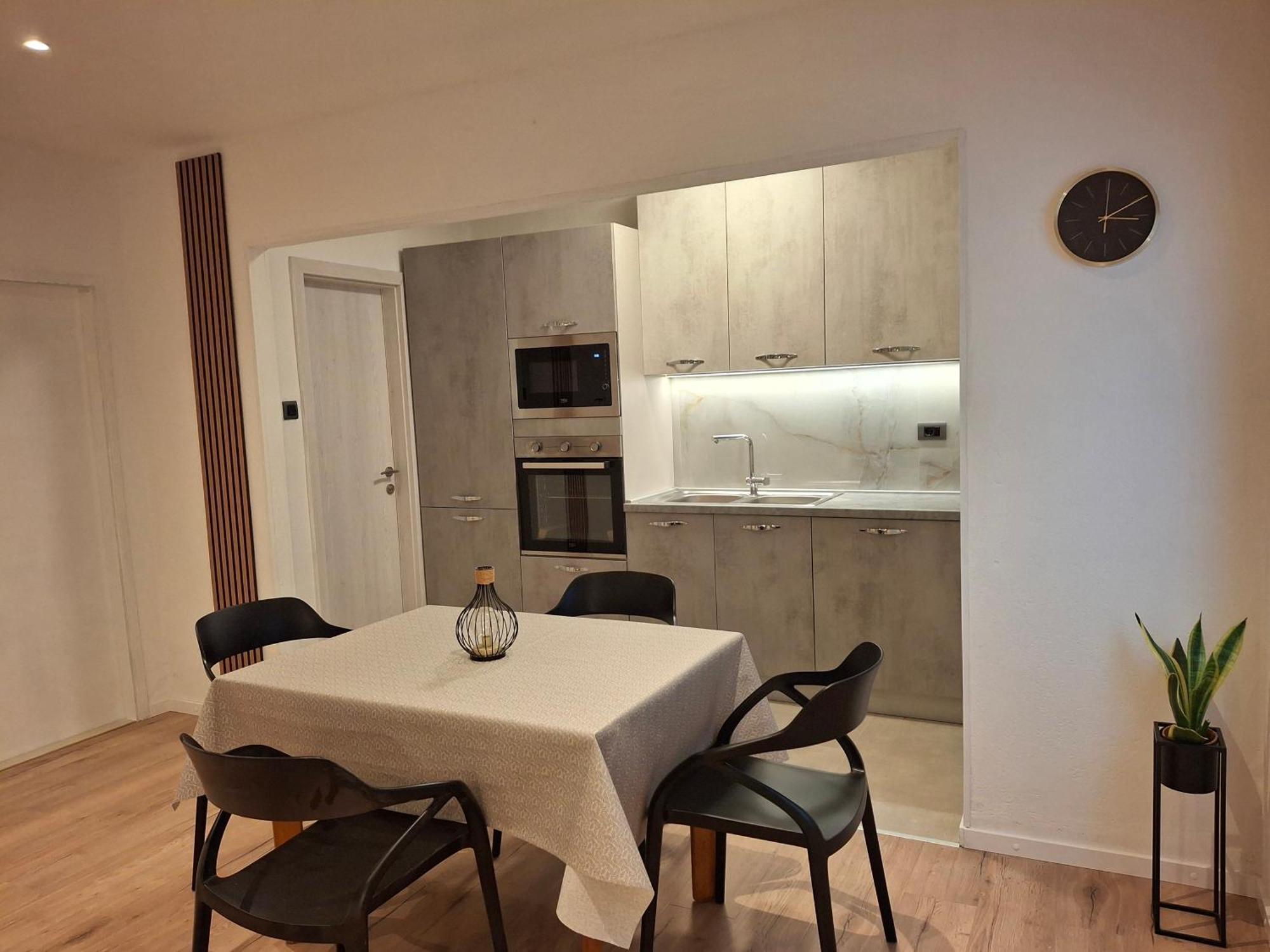 Appartement Nina Seaview à Baška Voda Extérieur photo